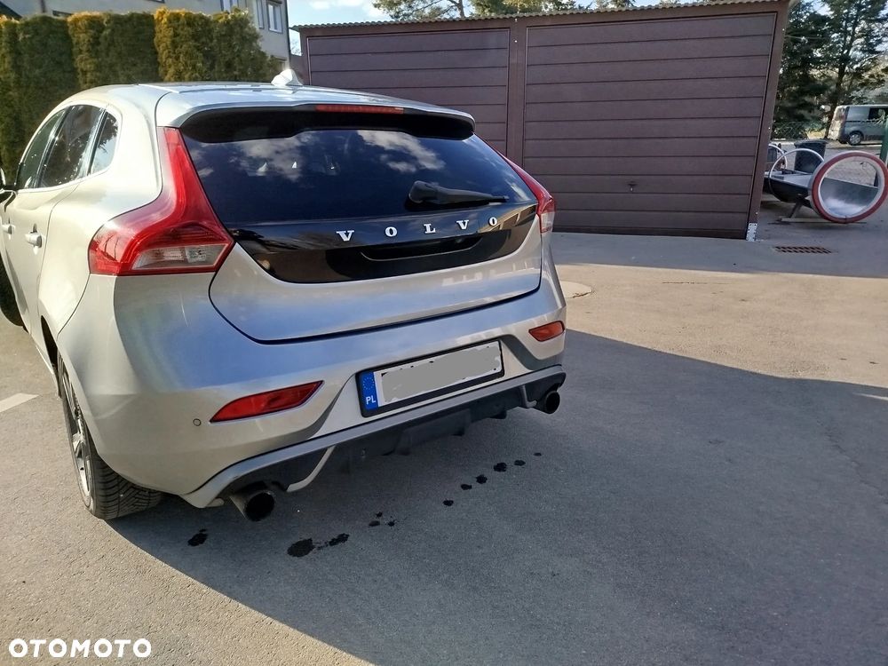 Volvo V40 D2 R Design - 4
