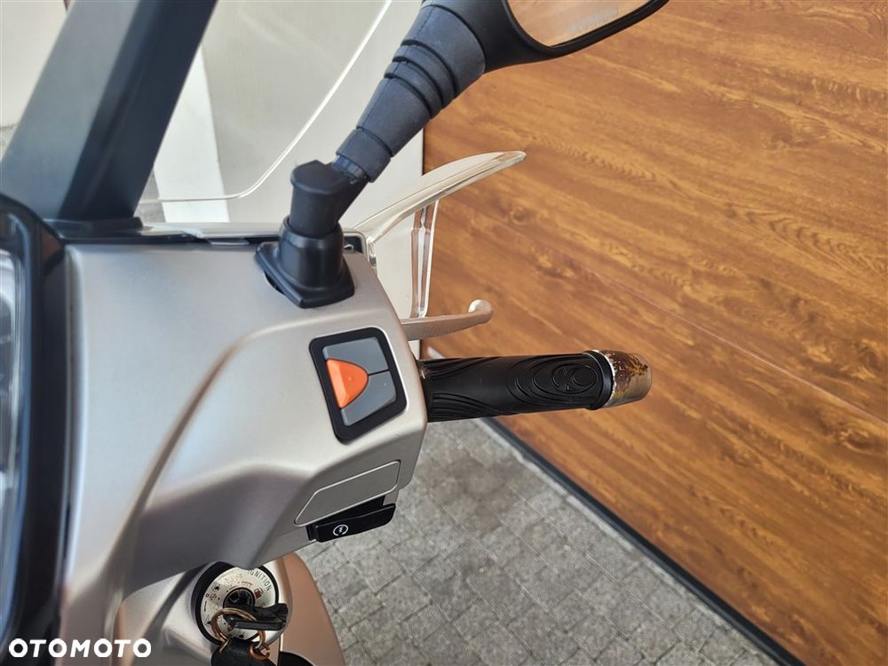 Kymco People - 10
