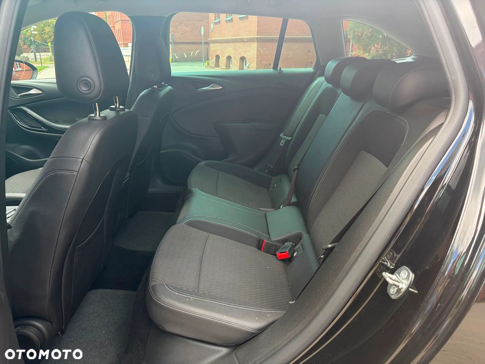 Opel Astra 1.6 CDTI Cosmo - 6