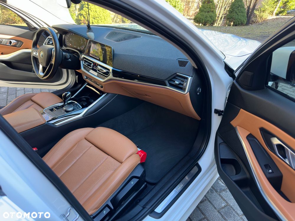 BMW Seria 3 318d Sport Line - 14