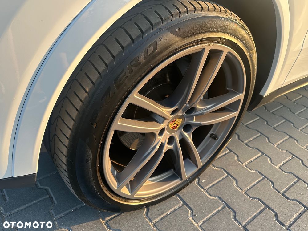 Porsche Cayenne - 18