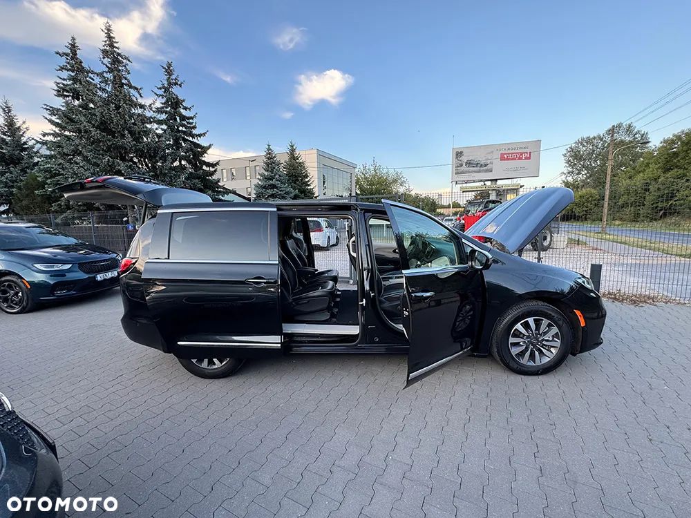 Chrysler Pacifica - 10