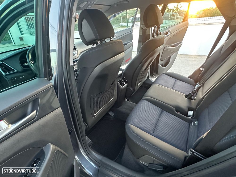 Hyundai Tucson 1.7 CRDi Executive - 29