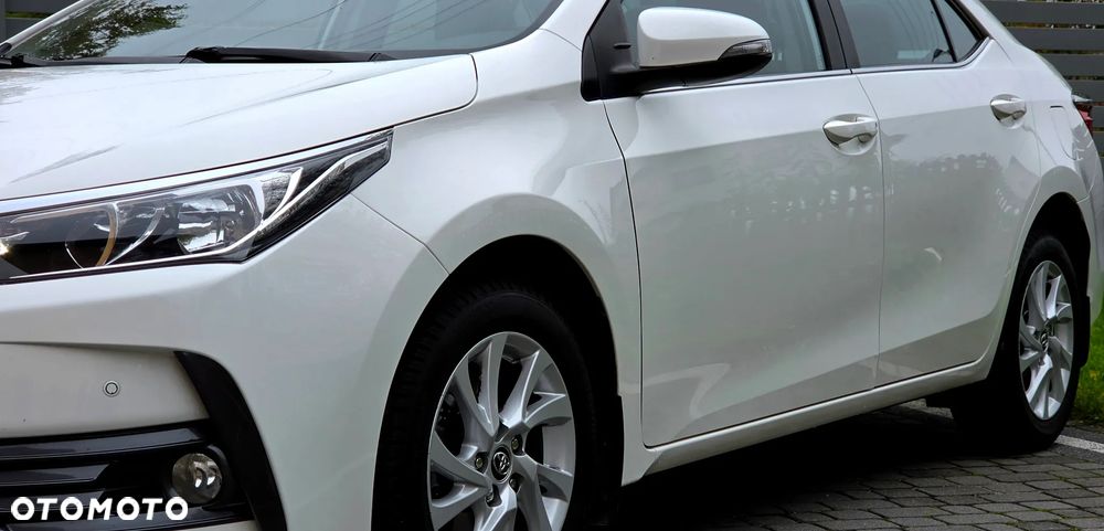 Toyota Corolla 1.6 Premium - 22
