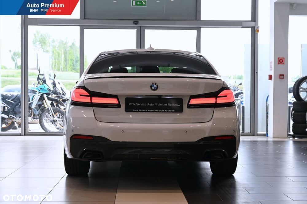 BMW Seria 5 530d xDrive mHEV - 20