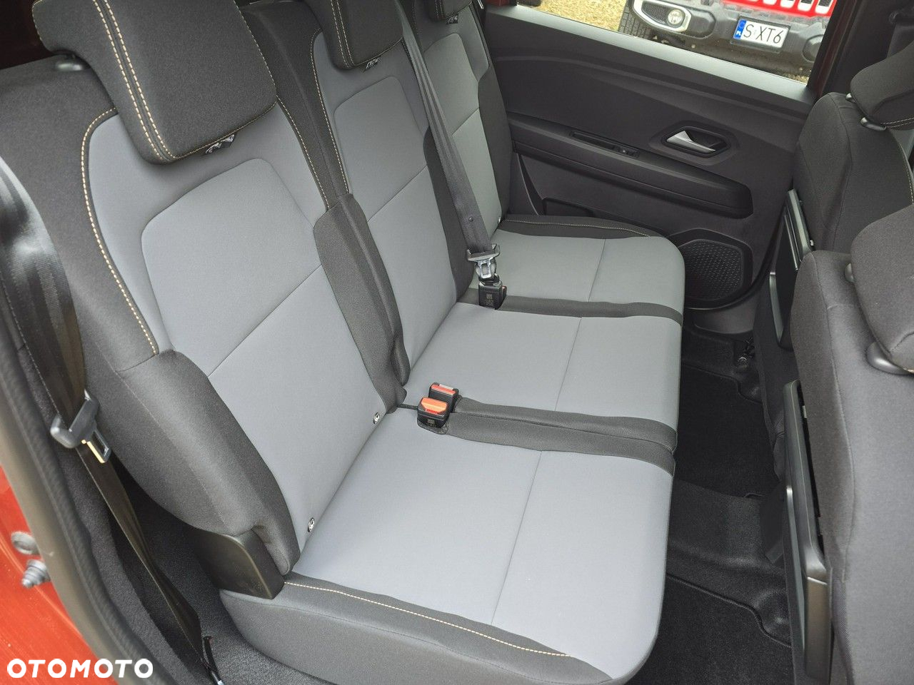 Dacia Jogger 1.6 Full Hybrid 140 Extreme MMT - 12