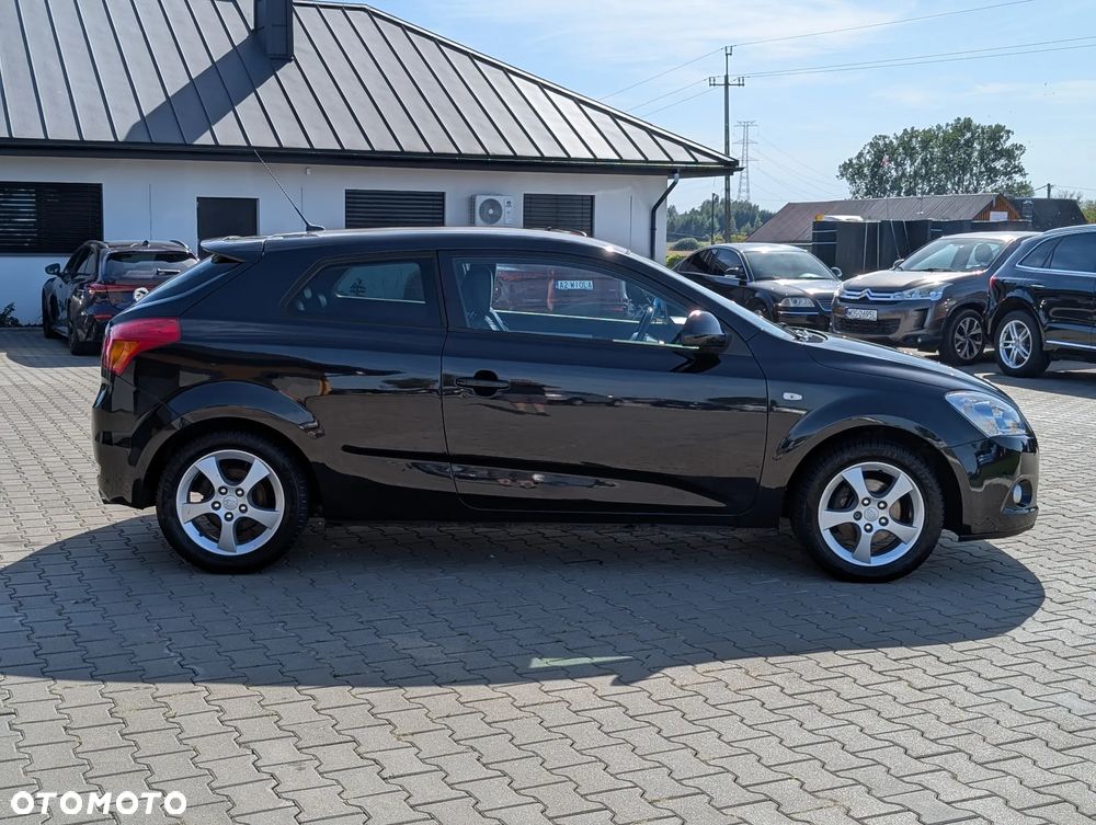 Kia Ceed ver-1-6-silver-x - 17
