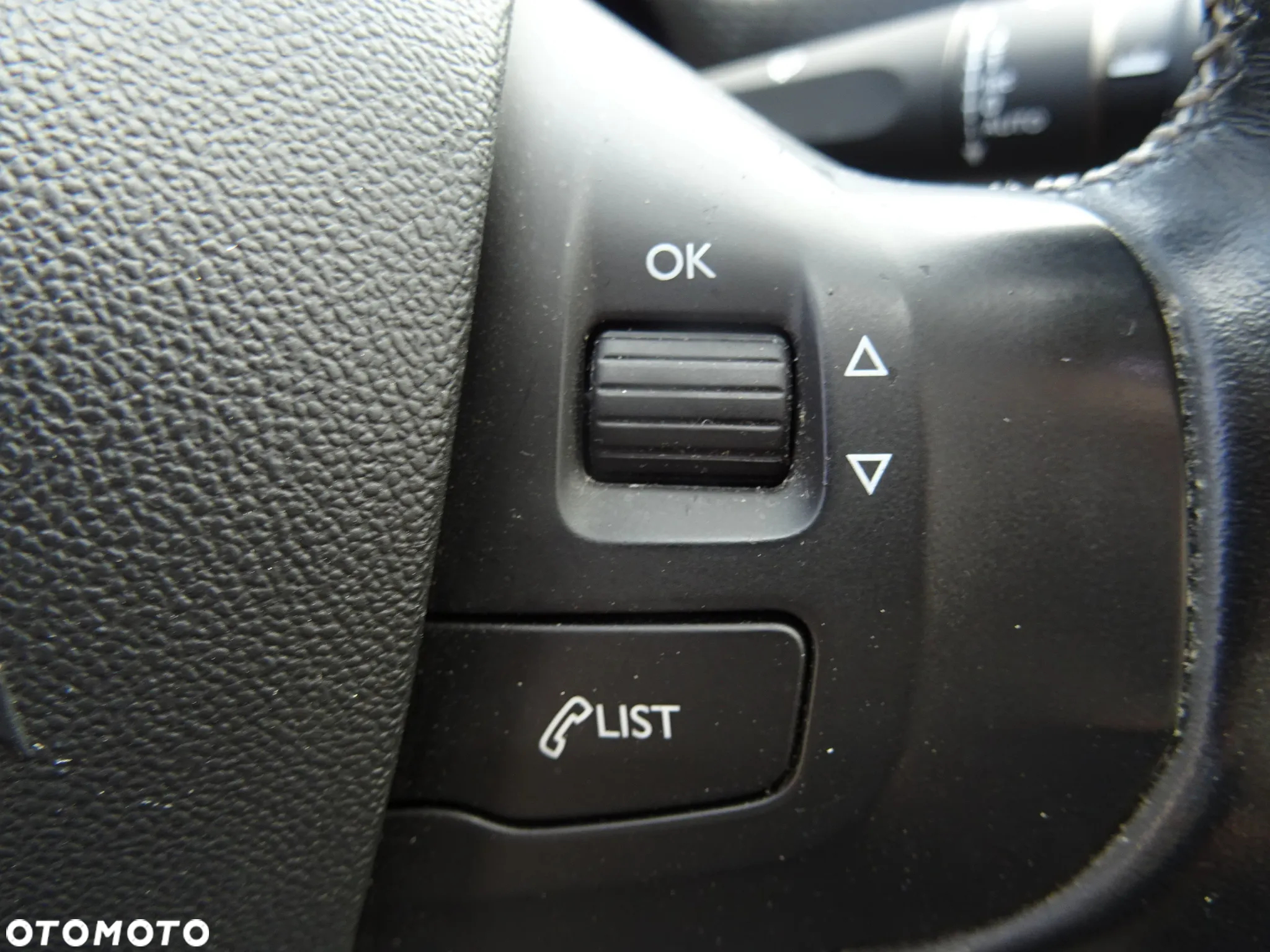 Peugeot 2008 1.2 Pure Tech GPF Allure S&S - 29