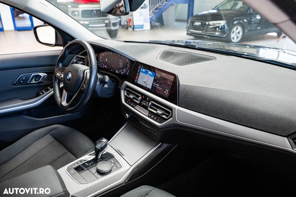 BMW Seria 3 320d xDrive Aut. - 28