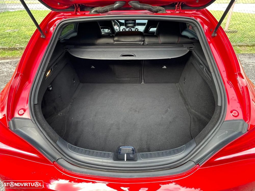 Mercedes-Benz CLA 200 d Shooting Brake AMG Line - 27