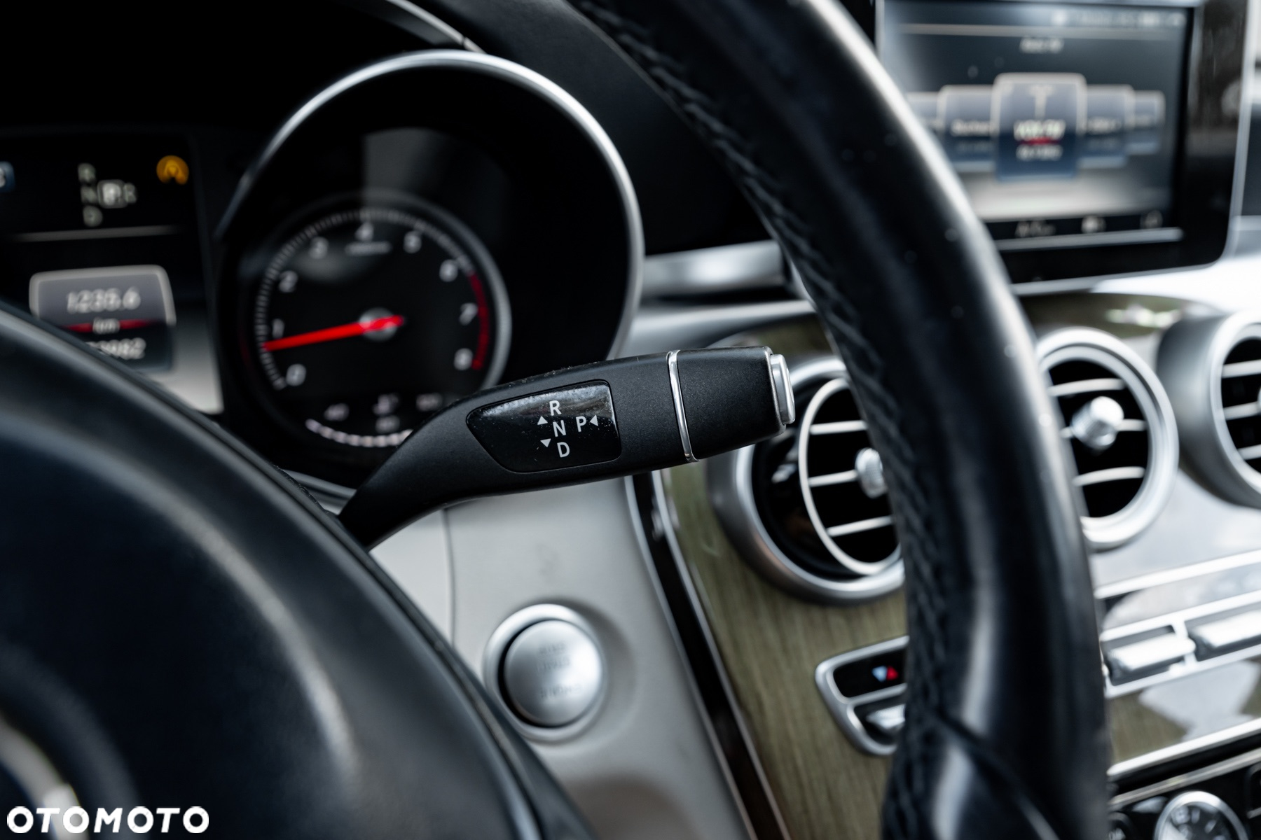 Mercedes-Benz Klasa C 250 7G-TRONIC - 34