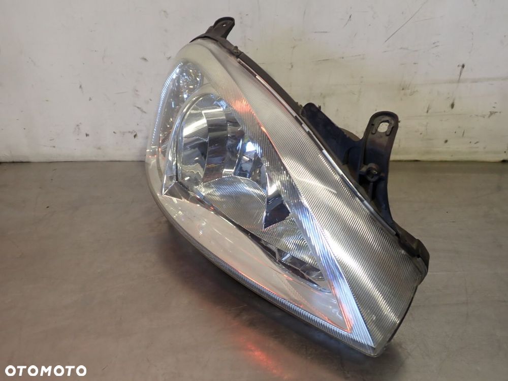 LAMPA PRAWA PRZEDNIA OPEL CORSA C - 1