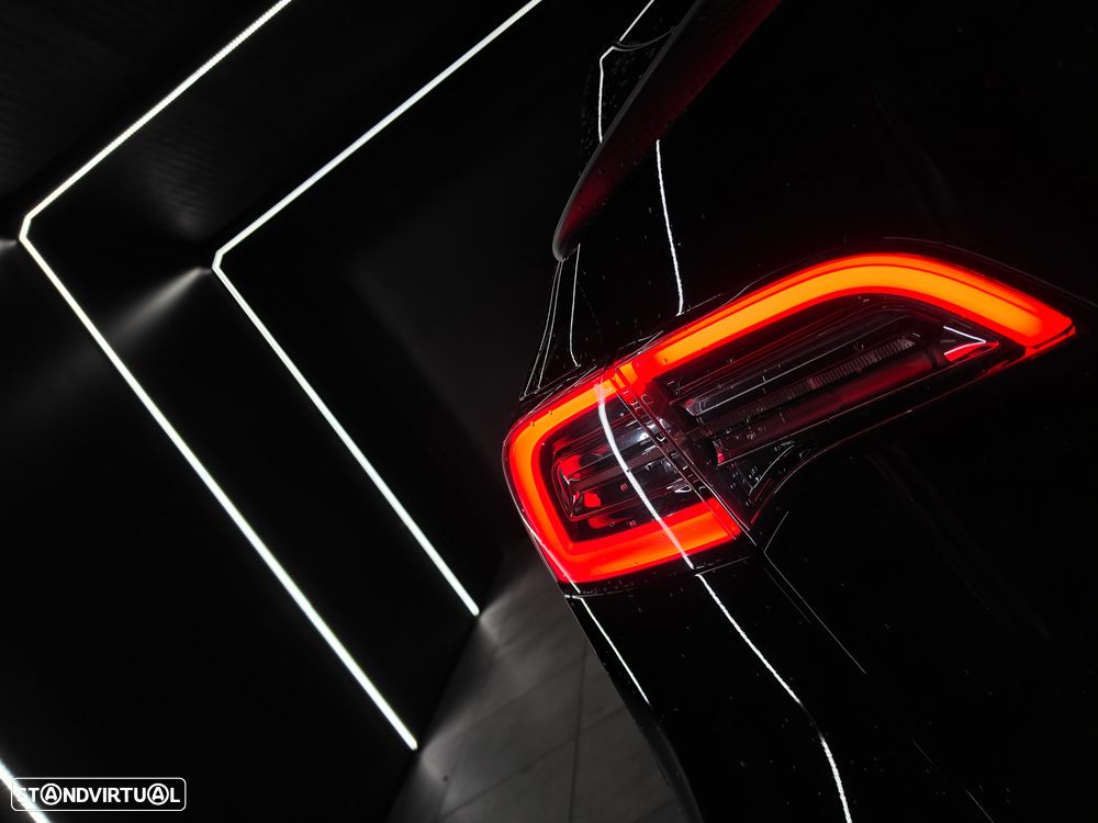 Tesla Model Y Performance Dual Motor AWD - 16