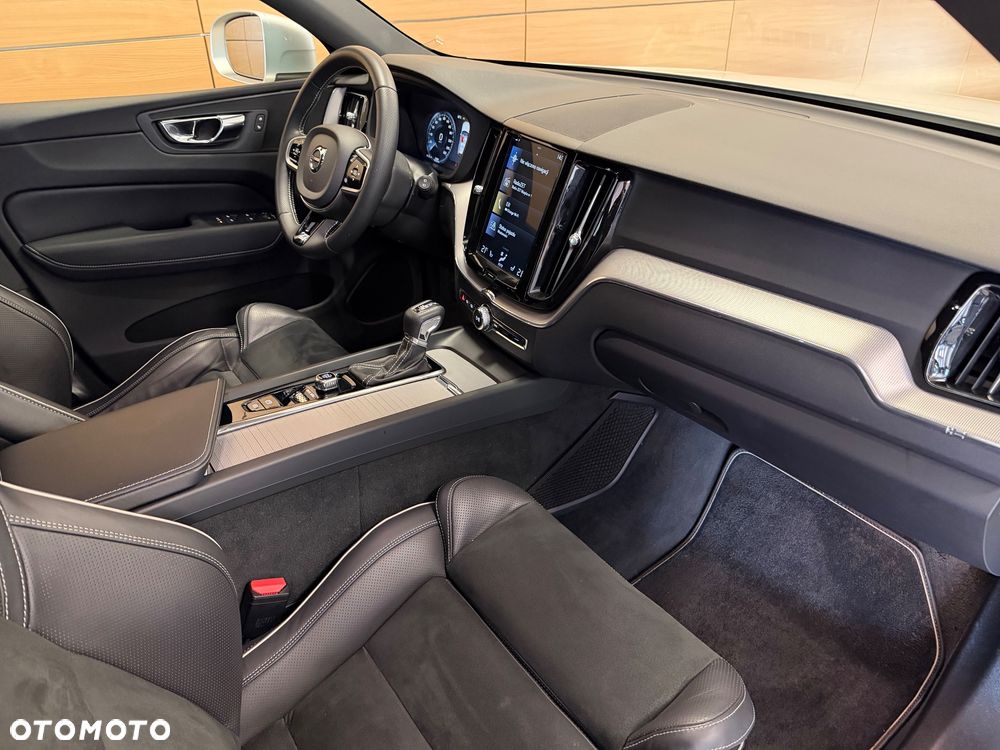 Volvo XC 60 T5 GPF R-Design - 9