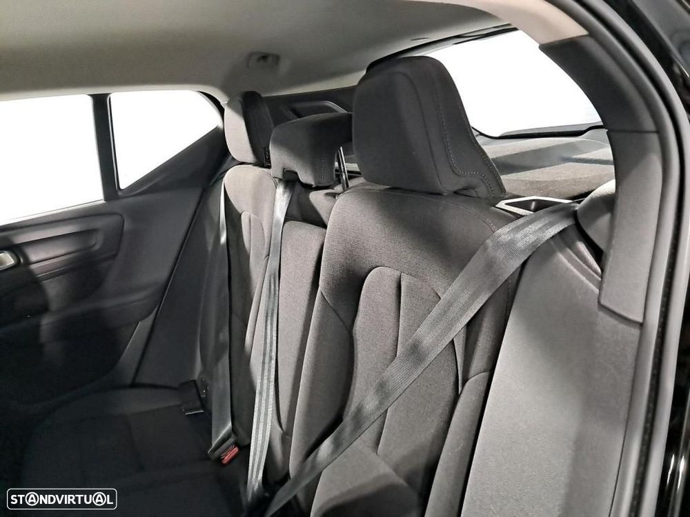 Volvo XC 40 1.5 T2 Momentum Core Geartronic - 9