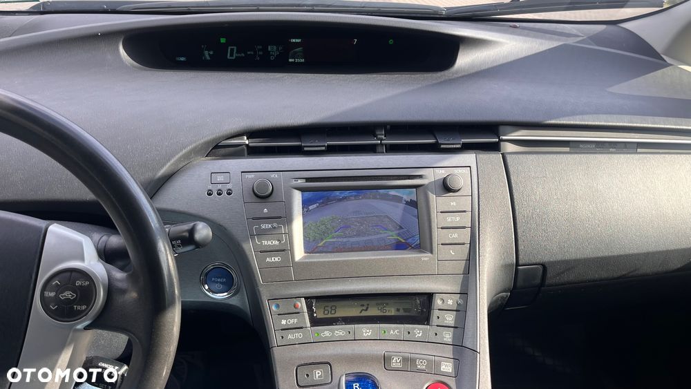 Toyota Prius (Hybrid) - 16