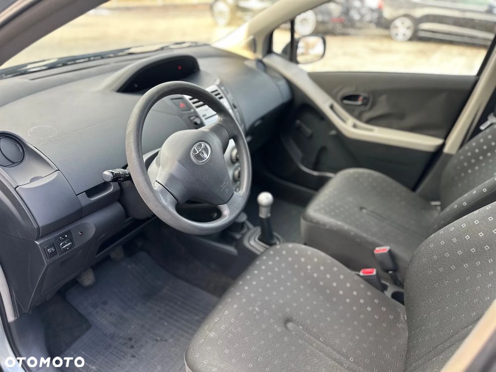 Toyota Yaris 1.0 Terra - 8