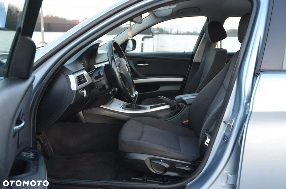 BMW Seria 3 - 23