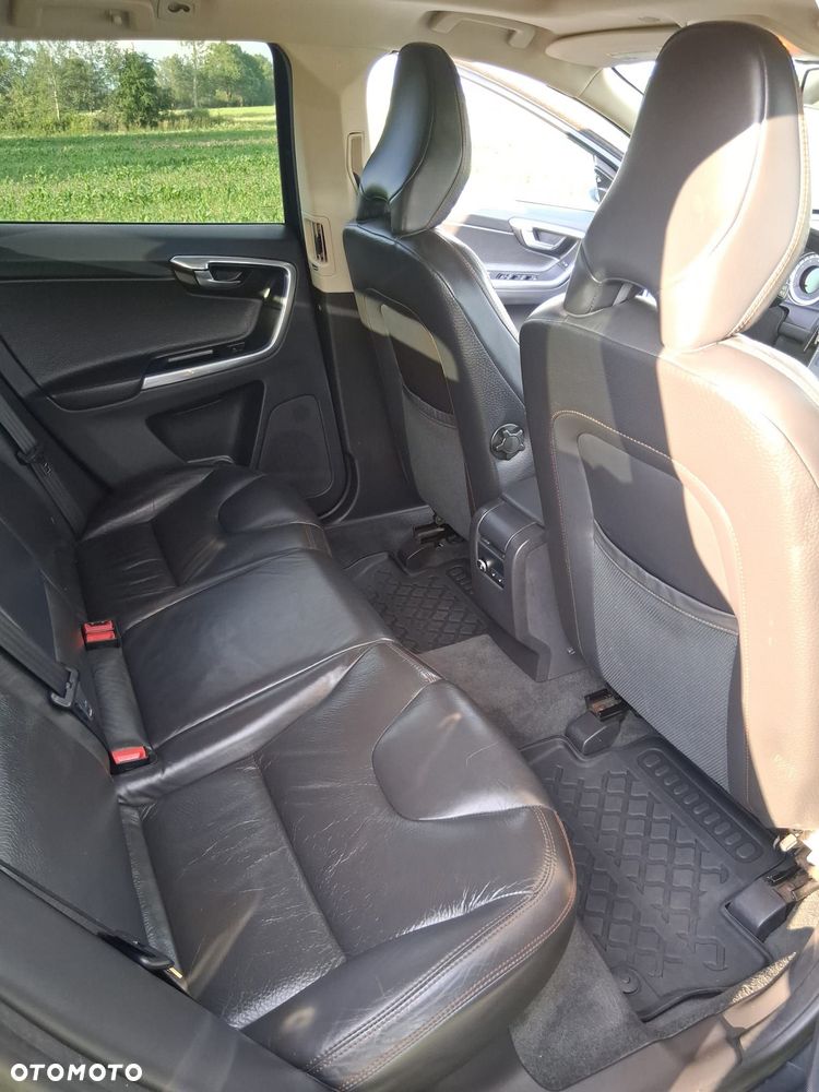 Volvo XC 60 T6 AWD Momentum - 33