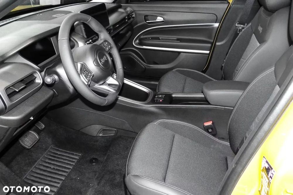 Jeep Avenger 1.2 T3 mHEV Altitude FWD eDCT6 - 7