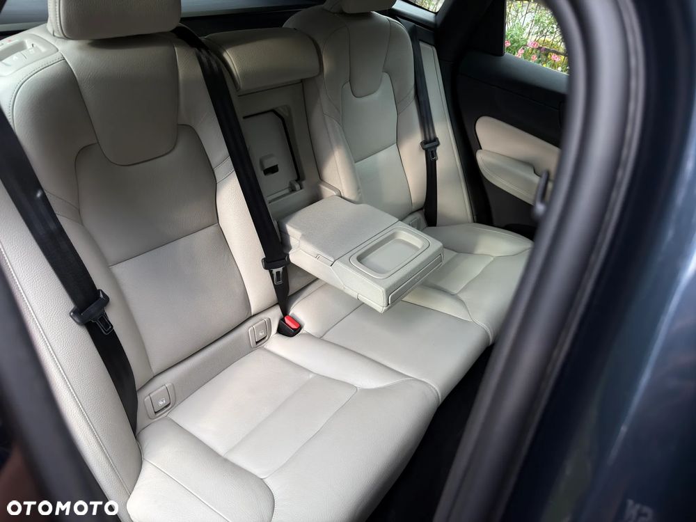 Volvo XC 60 B5 B AWD Geartronic Inscription - 27
