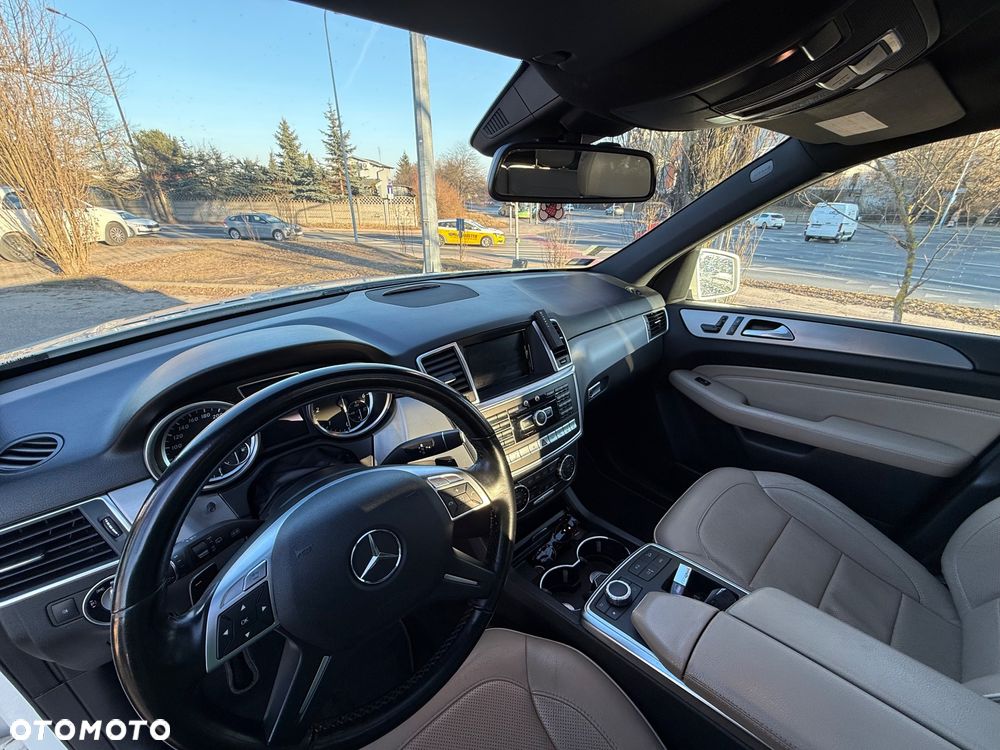 Mercedes-Benz ML - 9