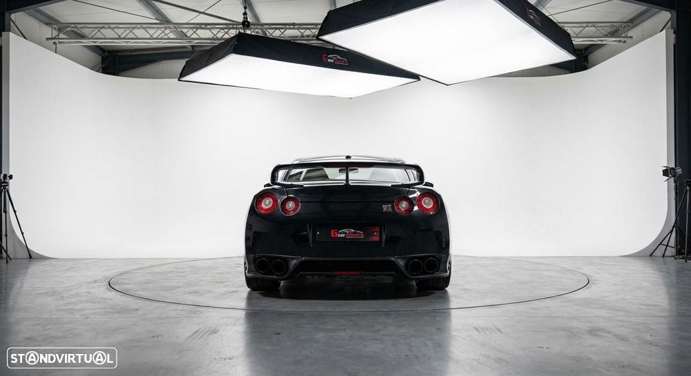 Nissan GT-R 3.8 V6 Black Edition - 6