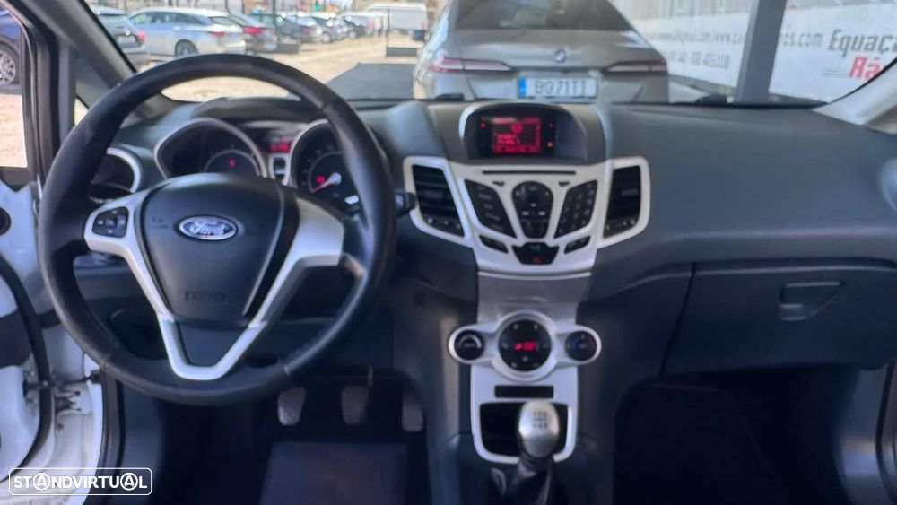 Ford Fiesta - 16