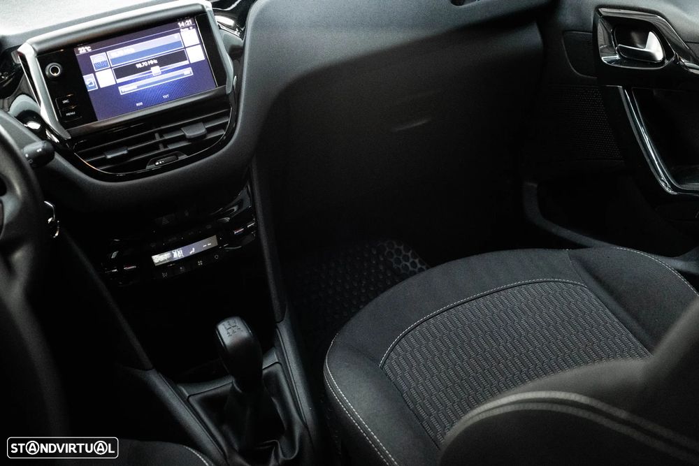 Peugeot 208 1.6 BlueHDi Style - 18