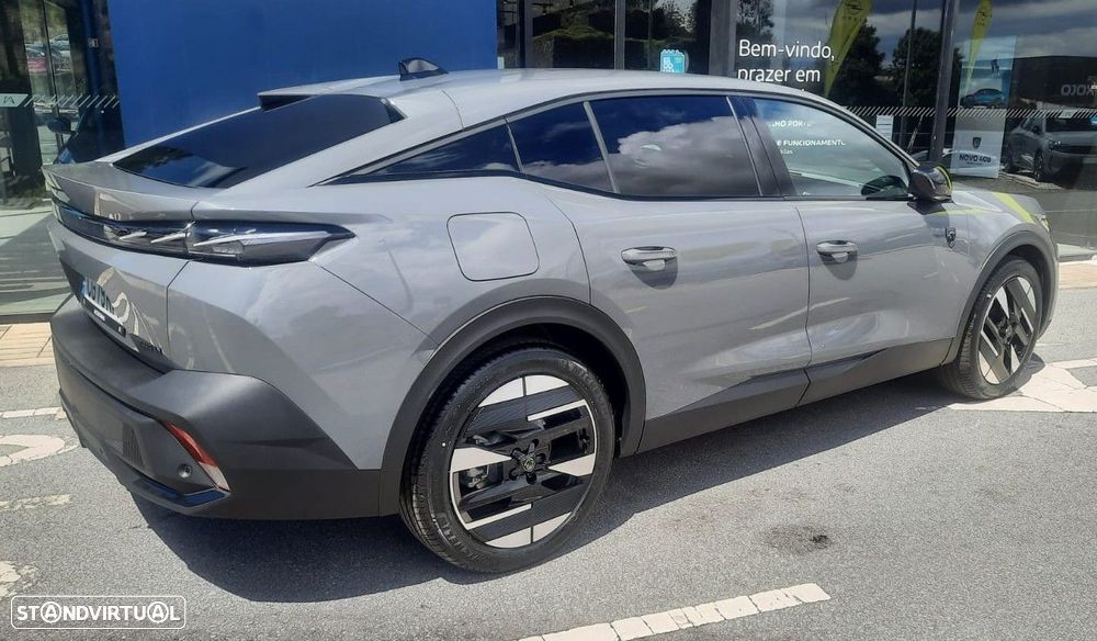 Peugeot 408 - 5