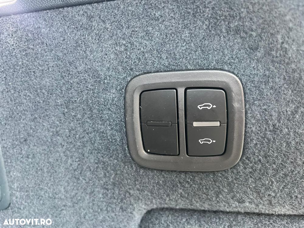 Porsche Cayenne - 30