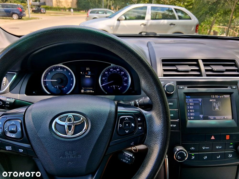 Toyota Camry - 12