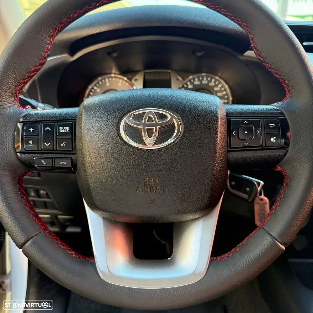 Toyota Hilux 2.4 D-4D 4WD Tracker - 6