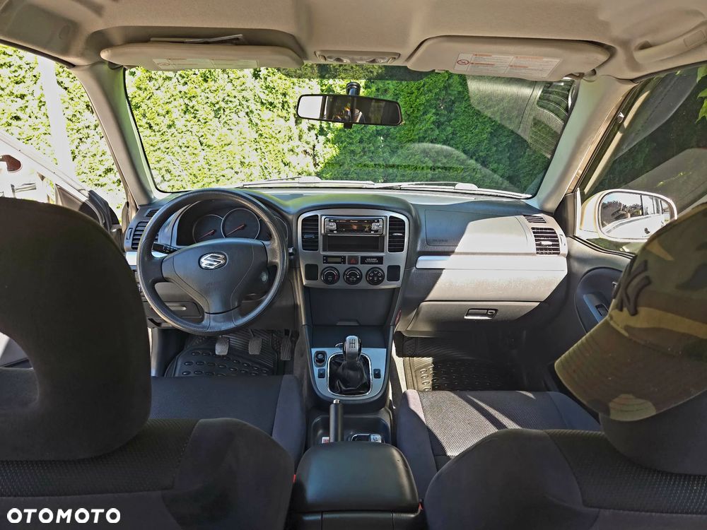 Suzuki Grand Vitara 2.0 - 9