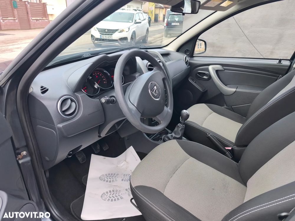 Dacia Duster dCi 90 FAP 4x2 Ambiance - 8