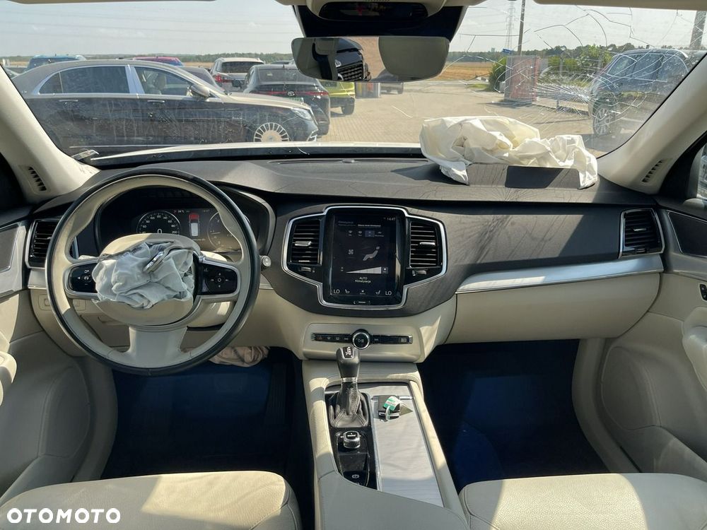 Volvo XC 90 D5 AWD Geartronic Momentum - 9