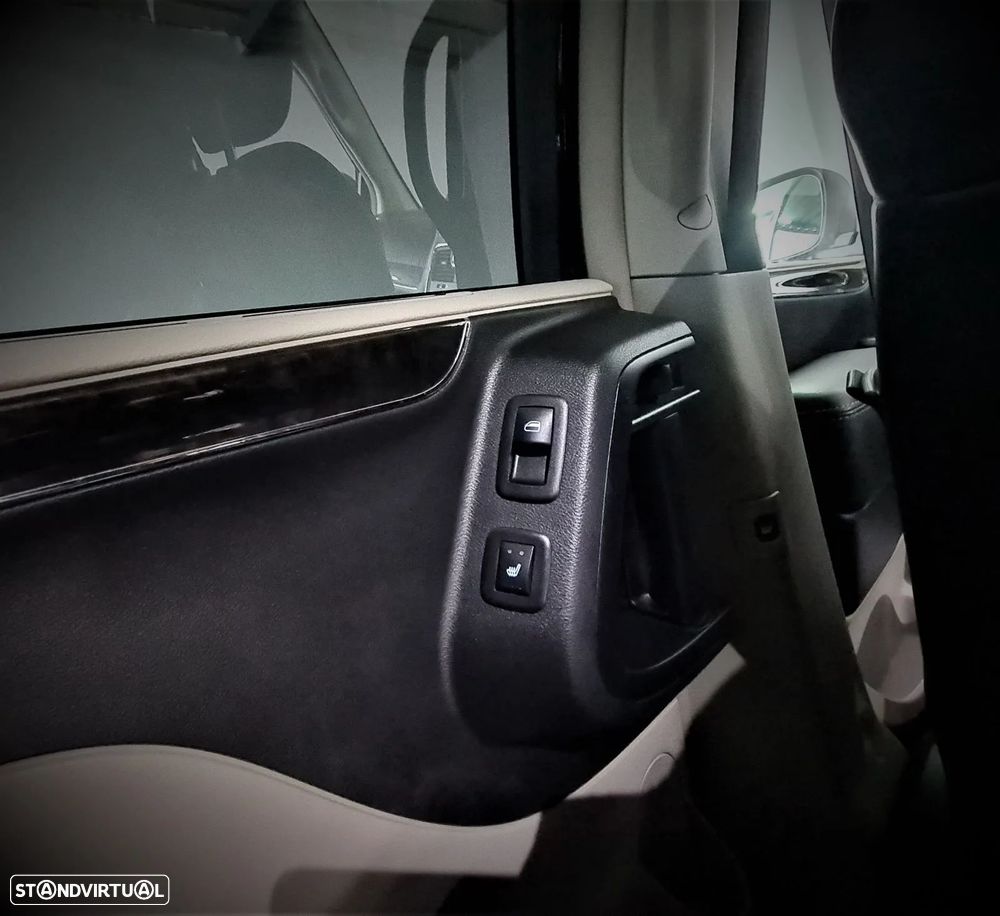 Lancia Voyager 2.8 CRD Platinum - 12