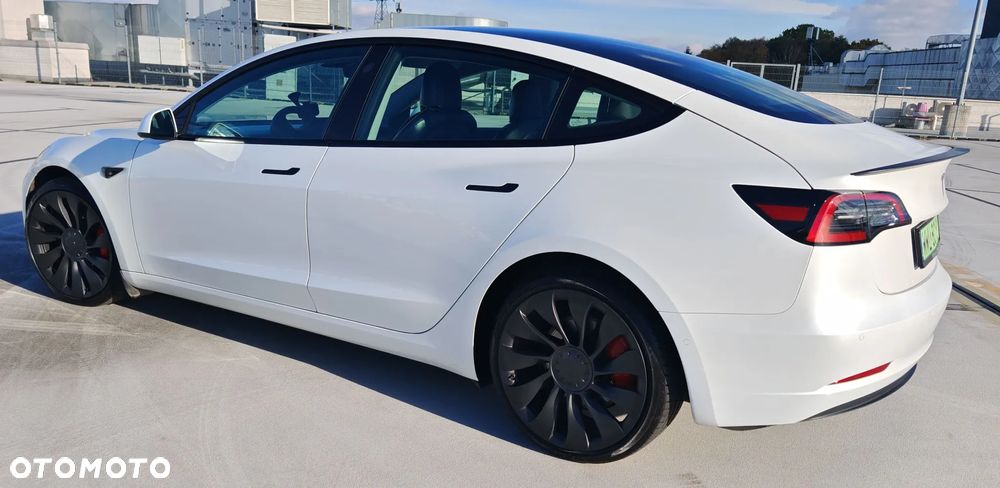 Tesla Model 3 - 9