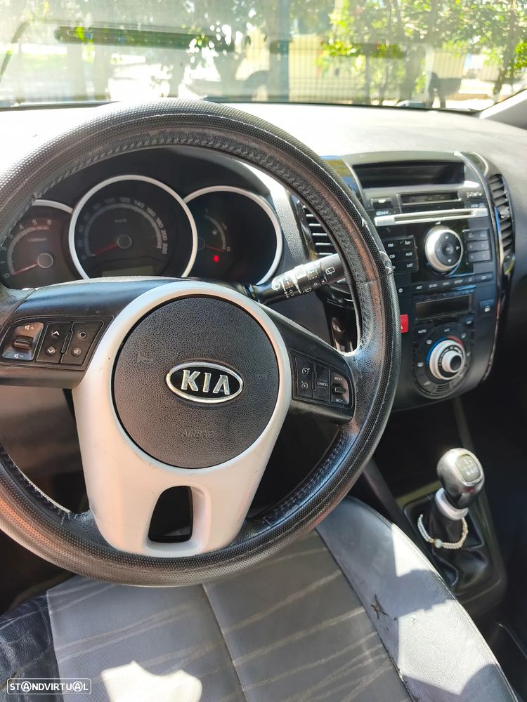 Kia Venga 1.4 CRDi TX ISG - 10