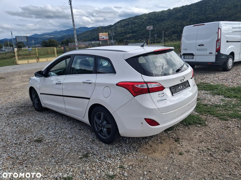 Hyundai i30 i30cw blue 1.6 CRDi Trend - 7