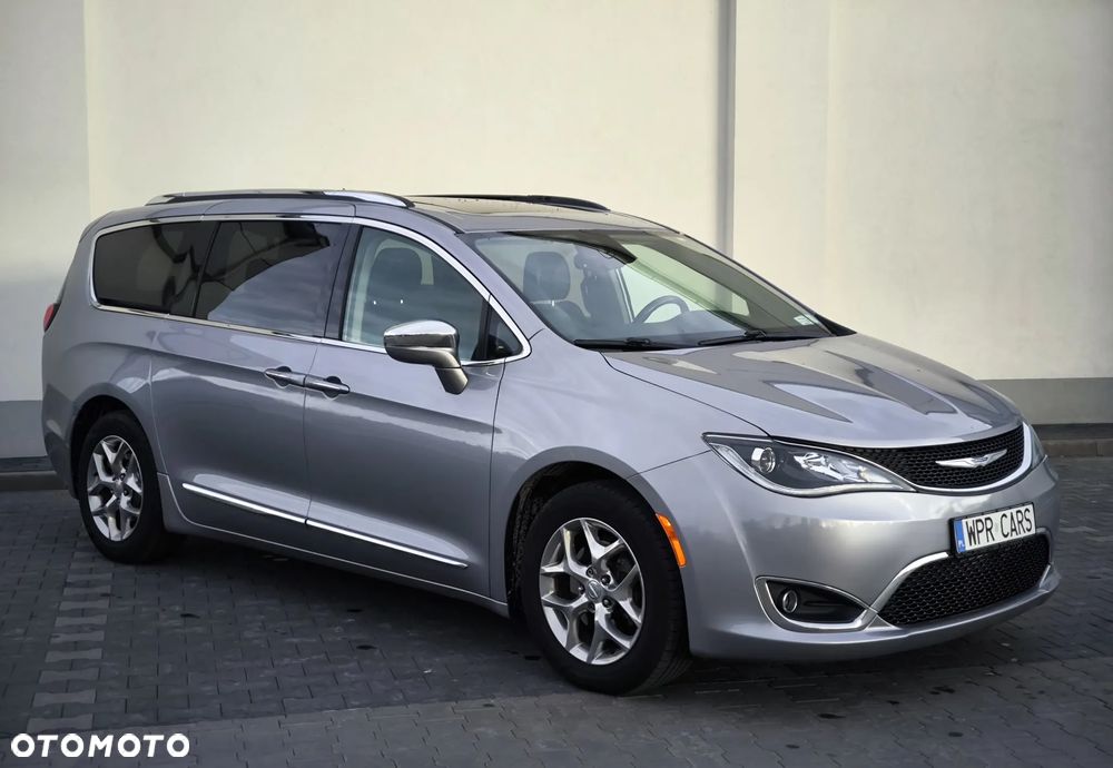 Chrysler Pacifica - 1