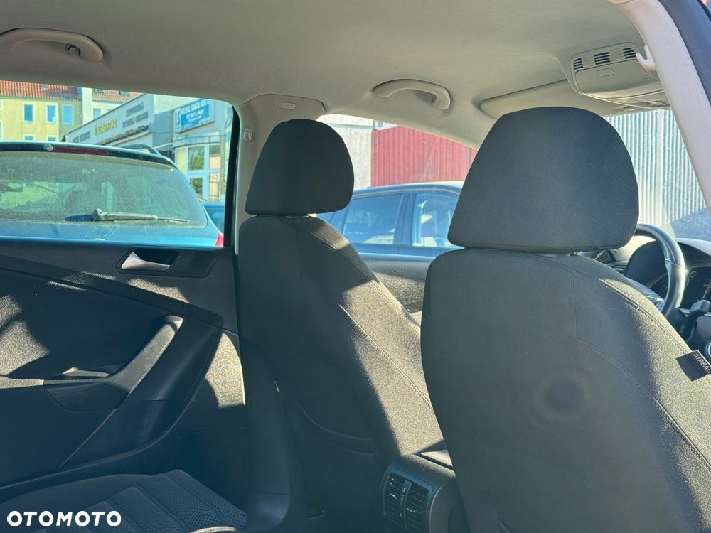 Volkswagen Passat 1.8 TSI R-Line Edition - 25