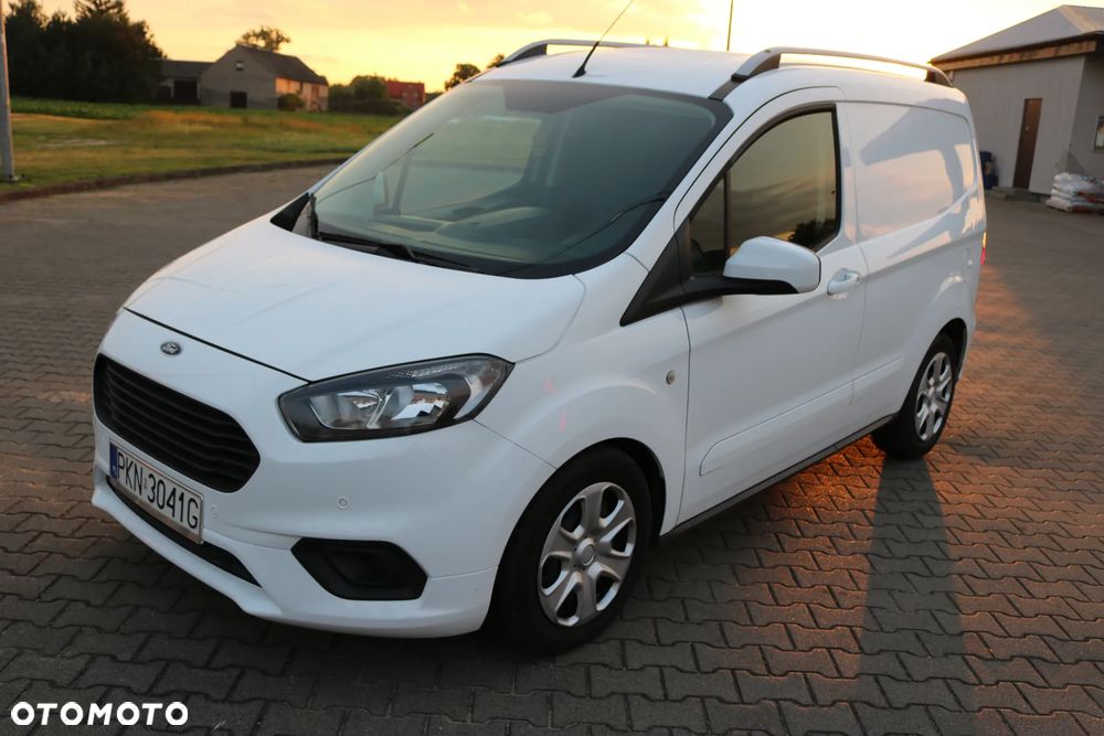 Ford COURIER - 9