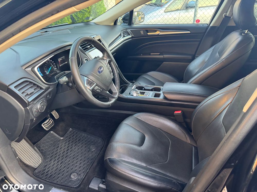 Ford Fusion - 8