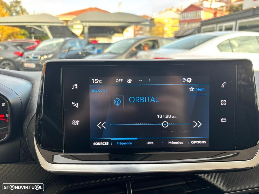 Peugeot 2008 1.2 PureTech Allure EAT8 - 24