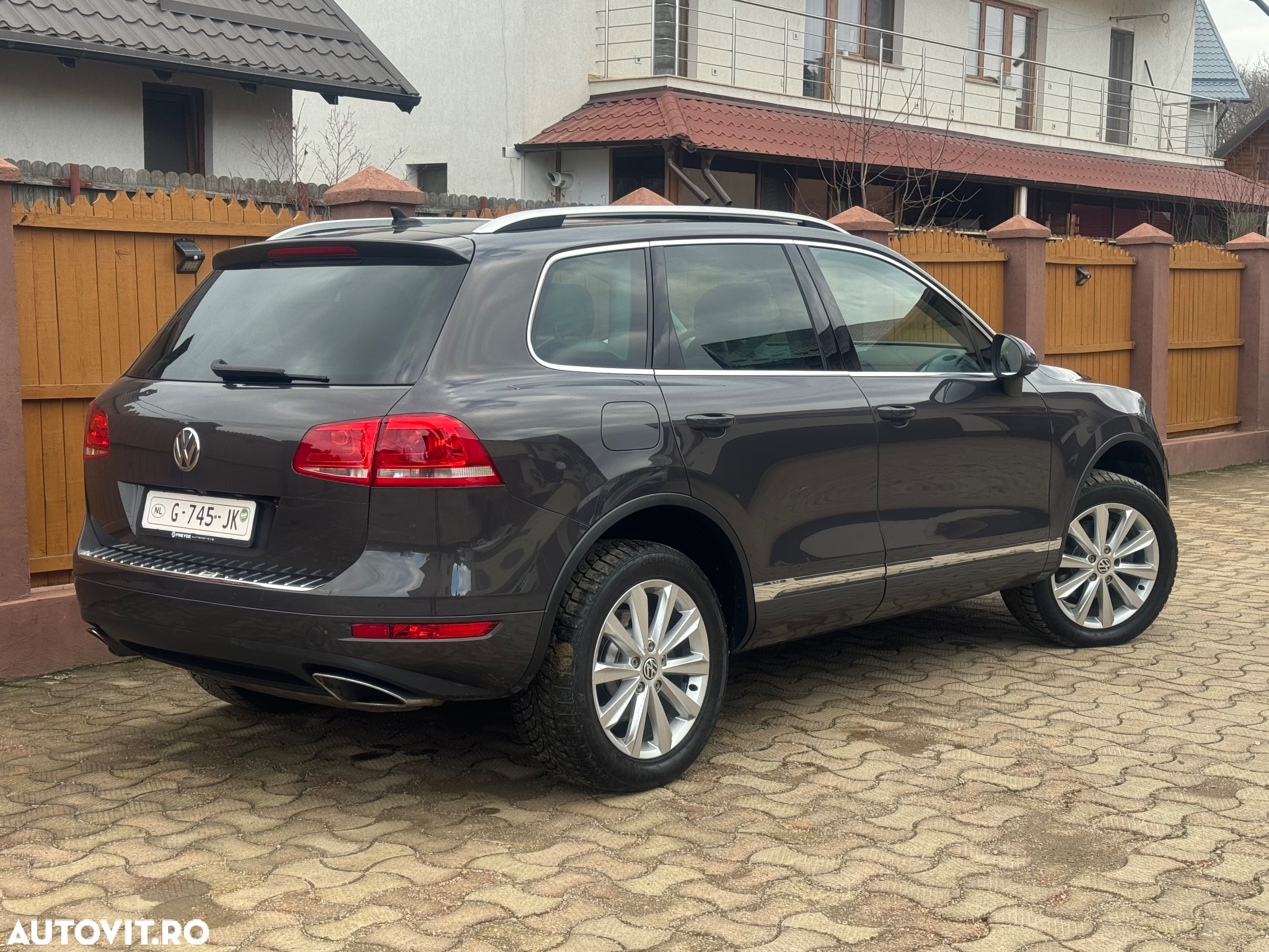 Volkswagen Touareg - 4
