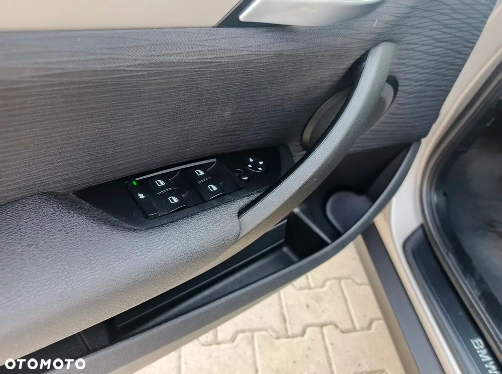 BMW X1 sDrive18i Sport Line - 31