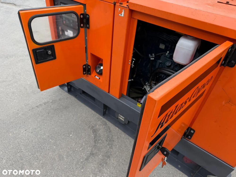 Atlas Copco QAS 20 Agregat Prądotwórczy Wyciszony GENERATOR 20 KW 2016r. JAK NOWY z Norwegii. Silnik KUBOTA 4 cylindry. Prądnica Leroy-Somer PARTNER. Maszyna działa wzorowo! Nie posiada ani deka zniszczeń! Pochodzi z Upadłośći Norweskiej. Okazja pełny ORYGINAŁ. Maszyna po serwisach w autoryzowanym oddziale. Agregat Gotowy do pracy!! - 4