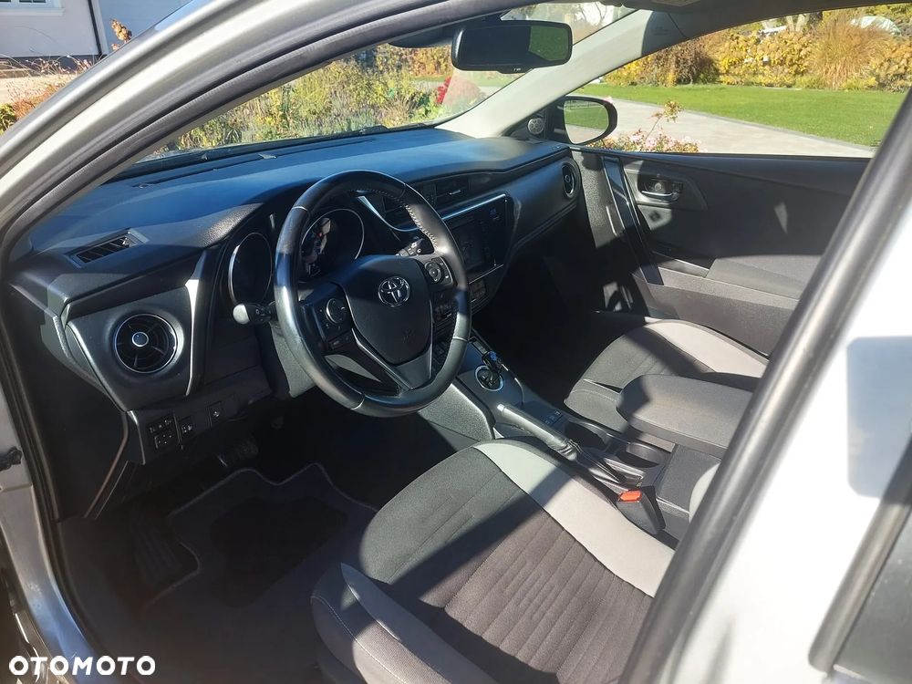 Toyota Auris - 13