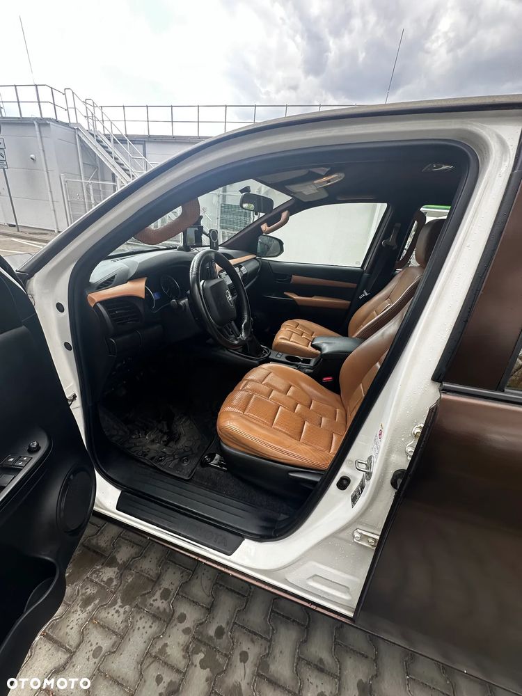 Toyota Hilux 2.4 D-4D Double Cab DLX 4x4 - 8